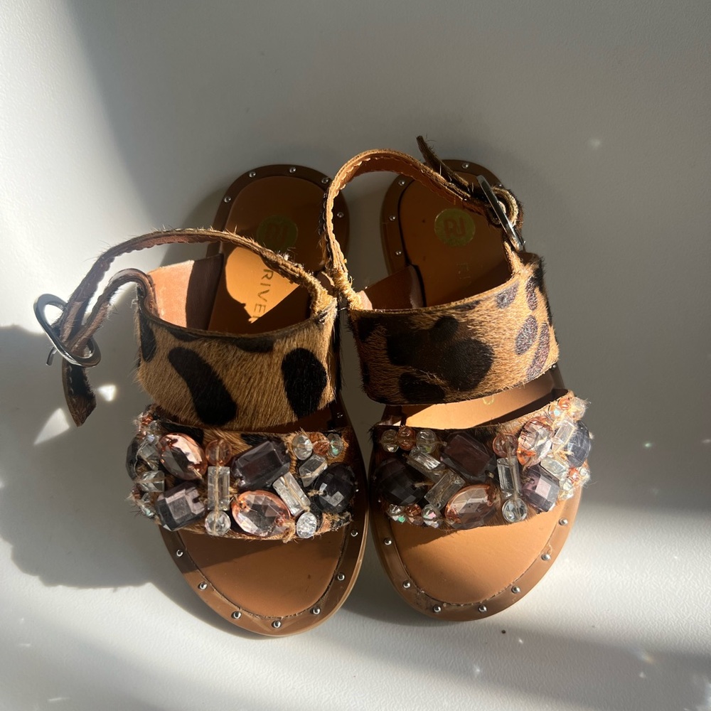 Light used leopard sandals